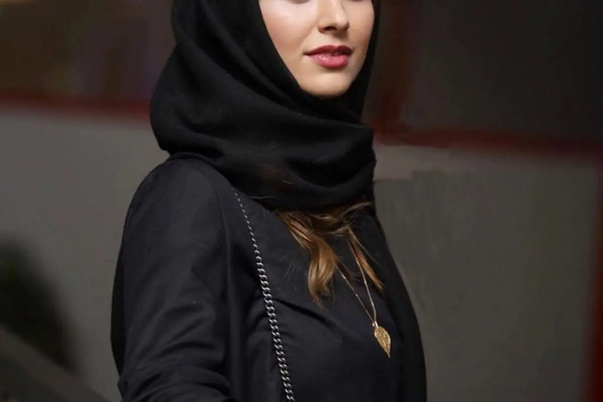 میکاپ خاص و خط چشم زرد رنگ لاله مرزبان در جدیدترین عکس اینستاگرامش | استایل جذاب و متفاوت