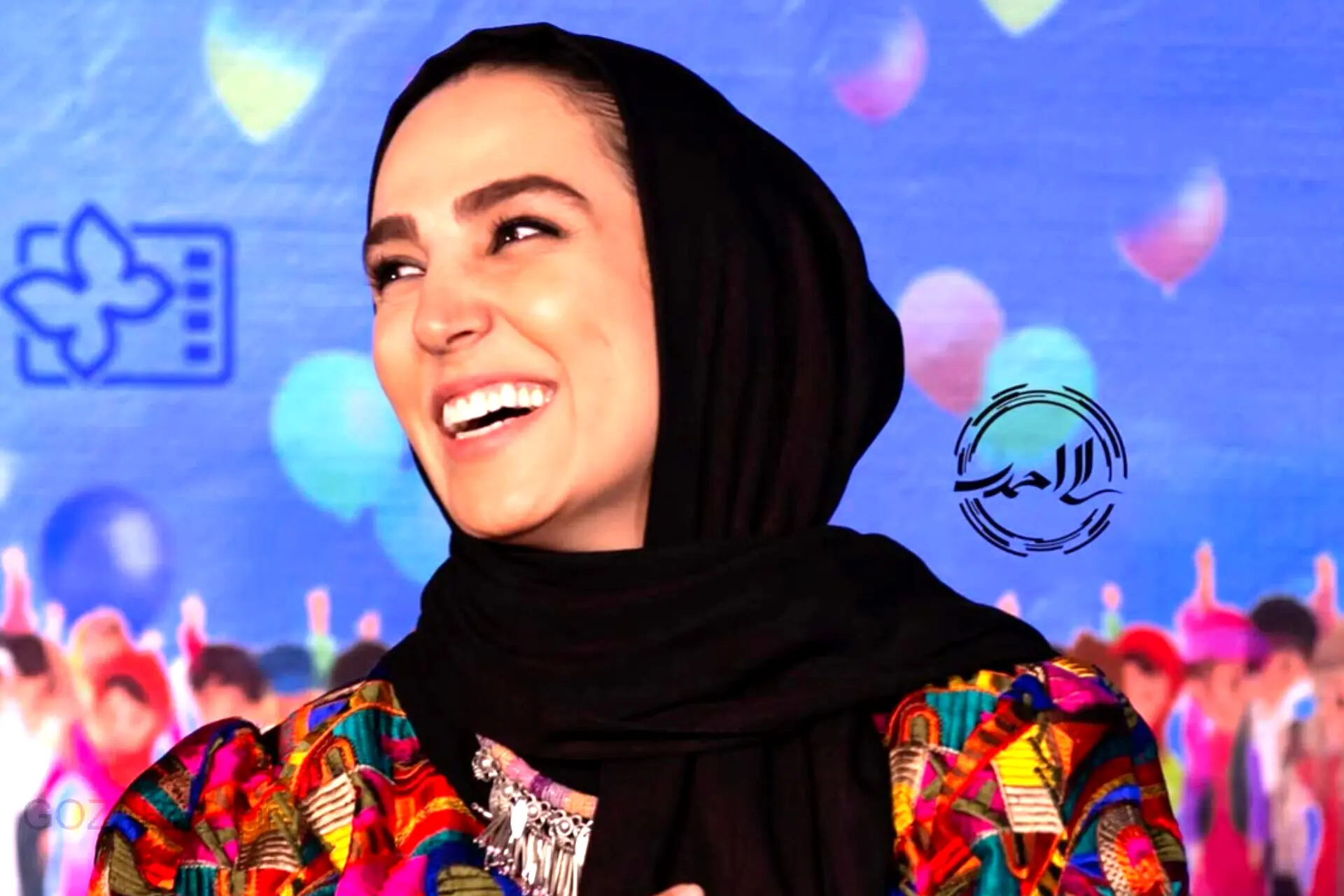 بازگشت به خاطرات کودکانه: سوگل طهماسبی و جمشید مشایخی در کنار معلم دبستان، نوستالژی خاطرات‌ساز