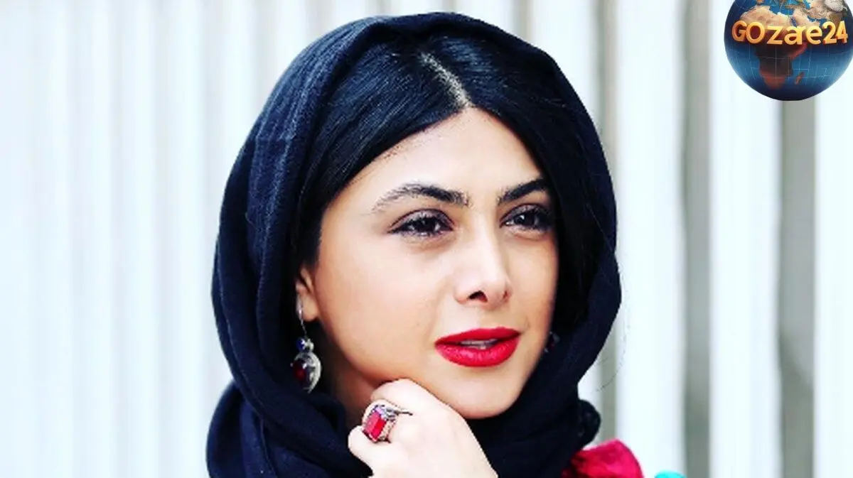 آزاده صمدی با استایل منحصربفرد در برنامه پیشگو؛ مدلینگ درخشان و ترکیب جسورانه کت جین و دامن که سنش را کم نشان می‌دهد