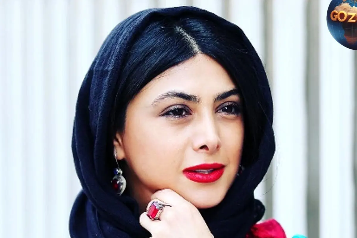 آزاده صمدی با استایل منحصربفرد در برنامه پیشگو؛ مدلینگ درخشان و ترکیب جسورانه کت جین و دامن که سنش را کم نشان می‌دهد