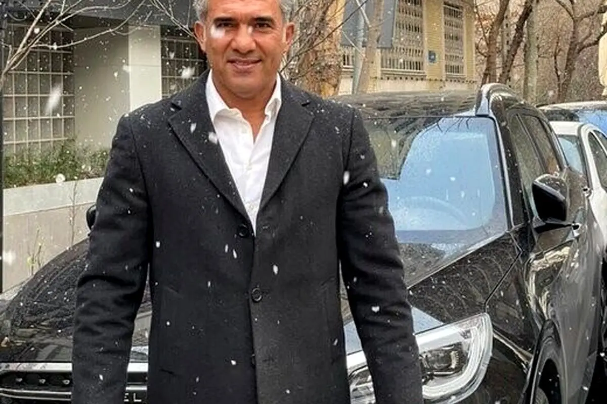 عکس و جزئیات دورهمی خانوادگی احمدرضا عابدزاده در کافه با همسر و خانواده + تصاویر