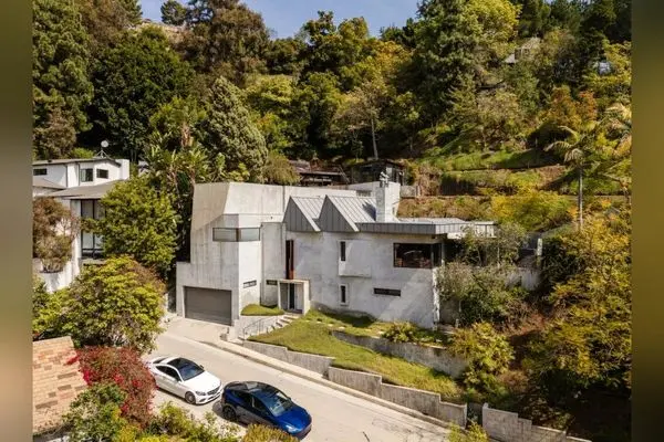 خانه رویایی دیوید لینچ در هالیوود هیلز به قیمت ۱۵ میلیون دلار برای فروش گذاشته شد