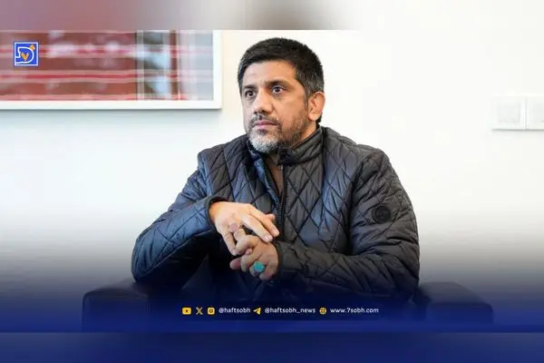 تصویر نادر از نوجوانی پژمان درستکار و علیرضا دبیر با کت و شلوار بزرگ و قدیمی