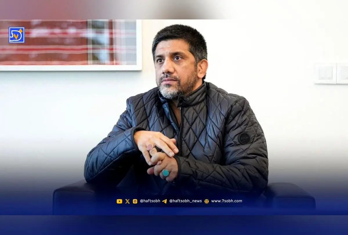 تصویر نادر از نوجوانی پژمان درستکار و علیرضا دبیر با کت و شلوار بزرگ و قدیمی