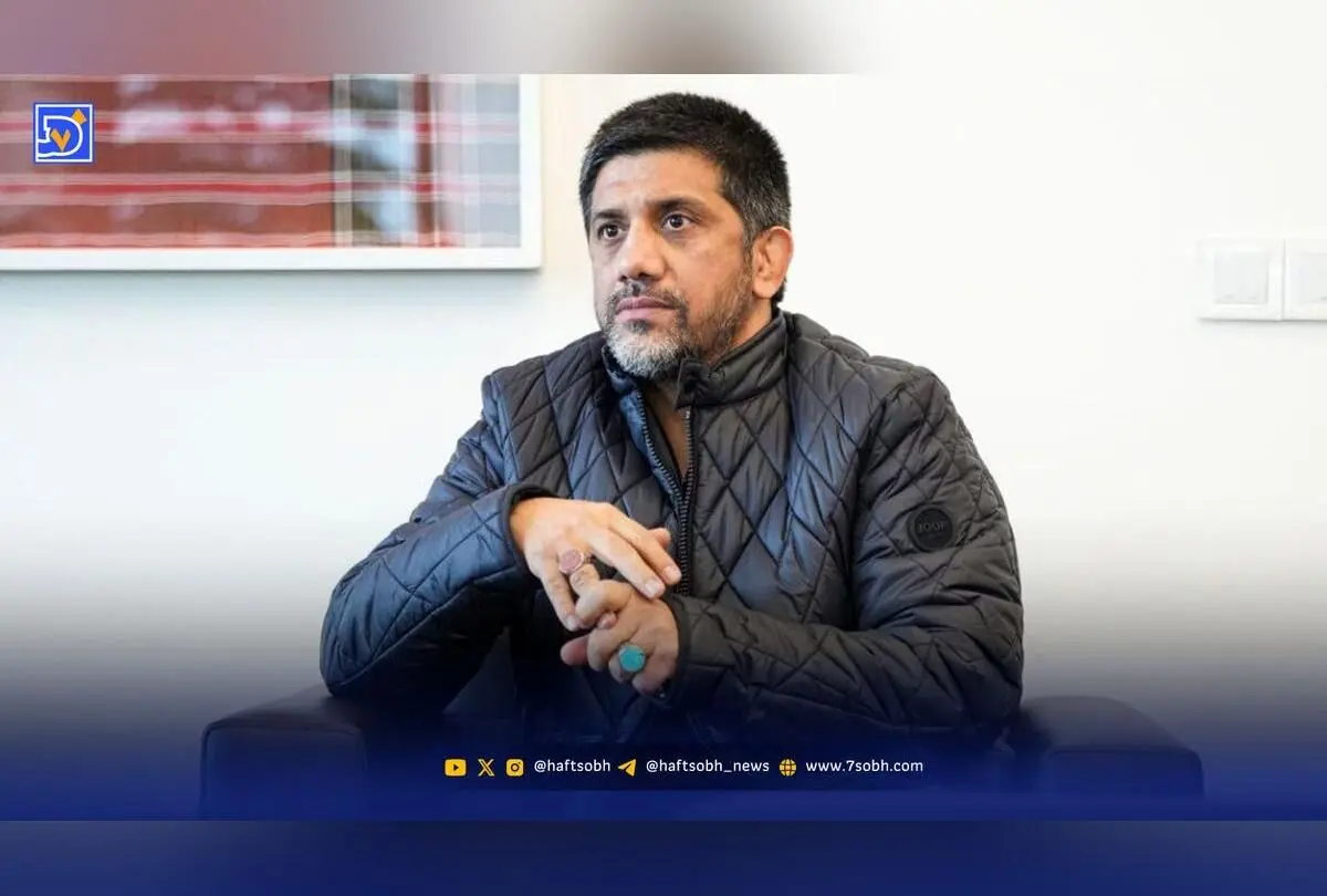 تصویر نادر از نوجوانی پژمان درستکار و علیرضا دبیر با کت و شلوار بزرگ و قدیمی