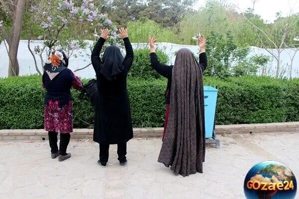 خلاقیت خنده‌دار یک زن ایرانی برای انجام صحیح حرکات ورزشی + عکس | هنر ایرانی در نوآوری و انگیزه‌بخشی