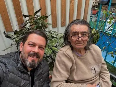 دیدار صمیمانه پژمان بازغی و رضا رویگری؛ نمادی از دوستی و احترام بین نسل‌های هنرمندان