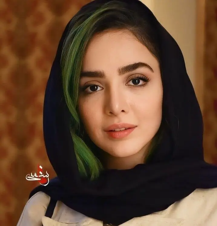 المیرا دهقانی در لباس صورتی کوتاه کنار همسرش!