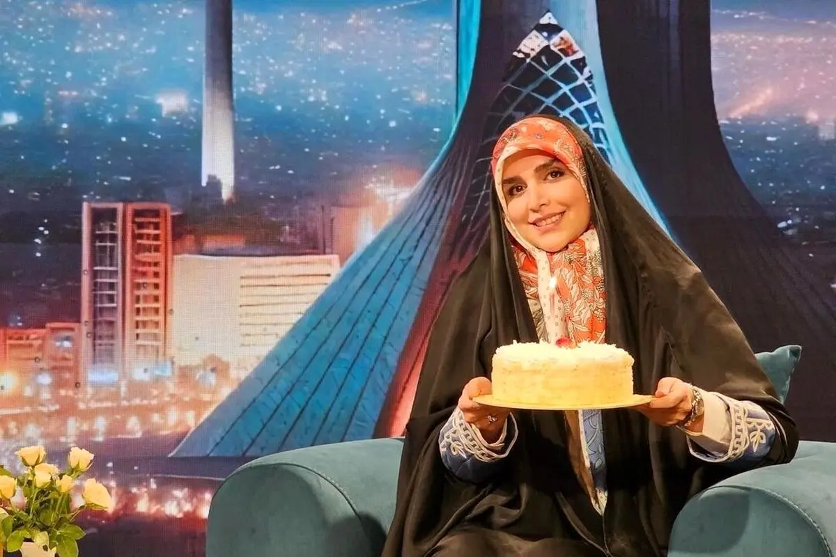 "استایل شیک و با حجاب مژده لواسانی در جشن حافظ + عکسهای جذاب و ترکیب روسری، کیف و مانتو"