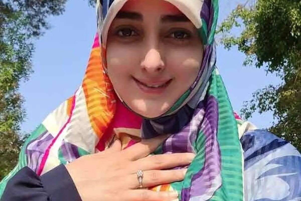 روش خلاقانه ستاره سادات قطبی برای خنک کردن چای در کمترین زمان + ویدیو
