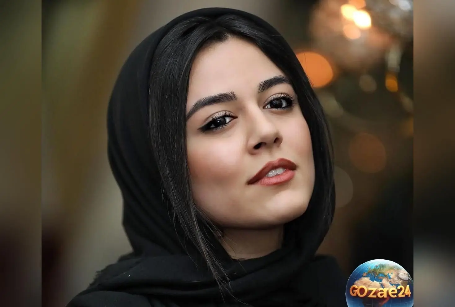 استایل کافه‌گردی ماهور الوند با مانتو گل‌گلی و رنگ‌های شاد در صفحه اینستاگرام