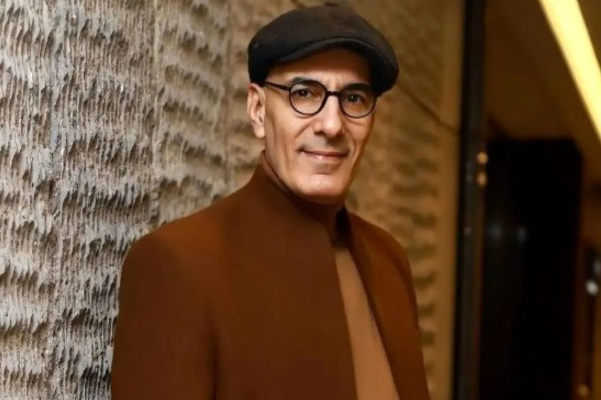 نقاشی هوش مصنوعی از بهنام تشکر در نقش پدر فلین، استوری شد.