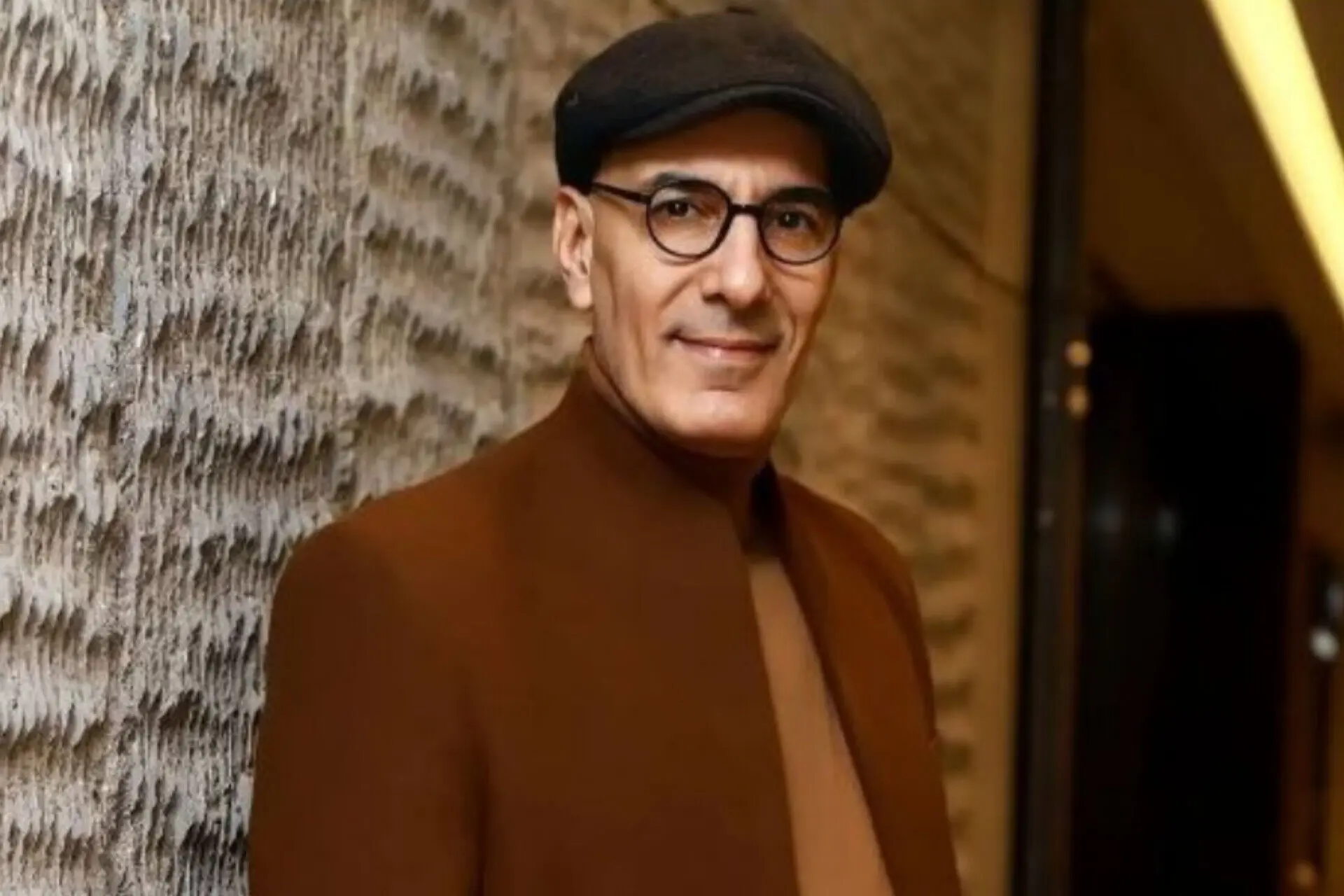 نقاشی هوش مصنوعی از بهنام تشکر در نقش پدر فلین، استوری شد.