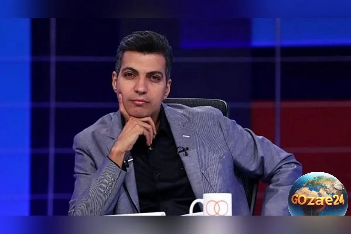 عادل فردوسی‌پور در حال رانندگی با ماشین لوکس و هوشمند؛ گزارشگر فوتبال کشورمان در کنار خودرو لاکچری