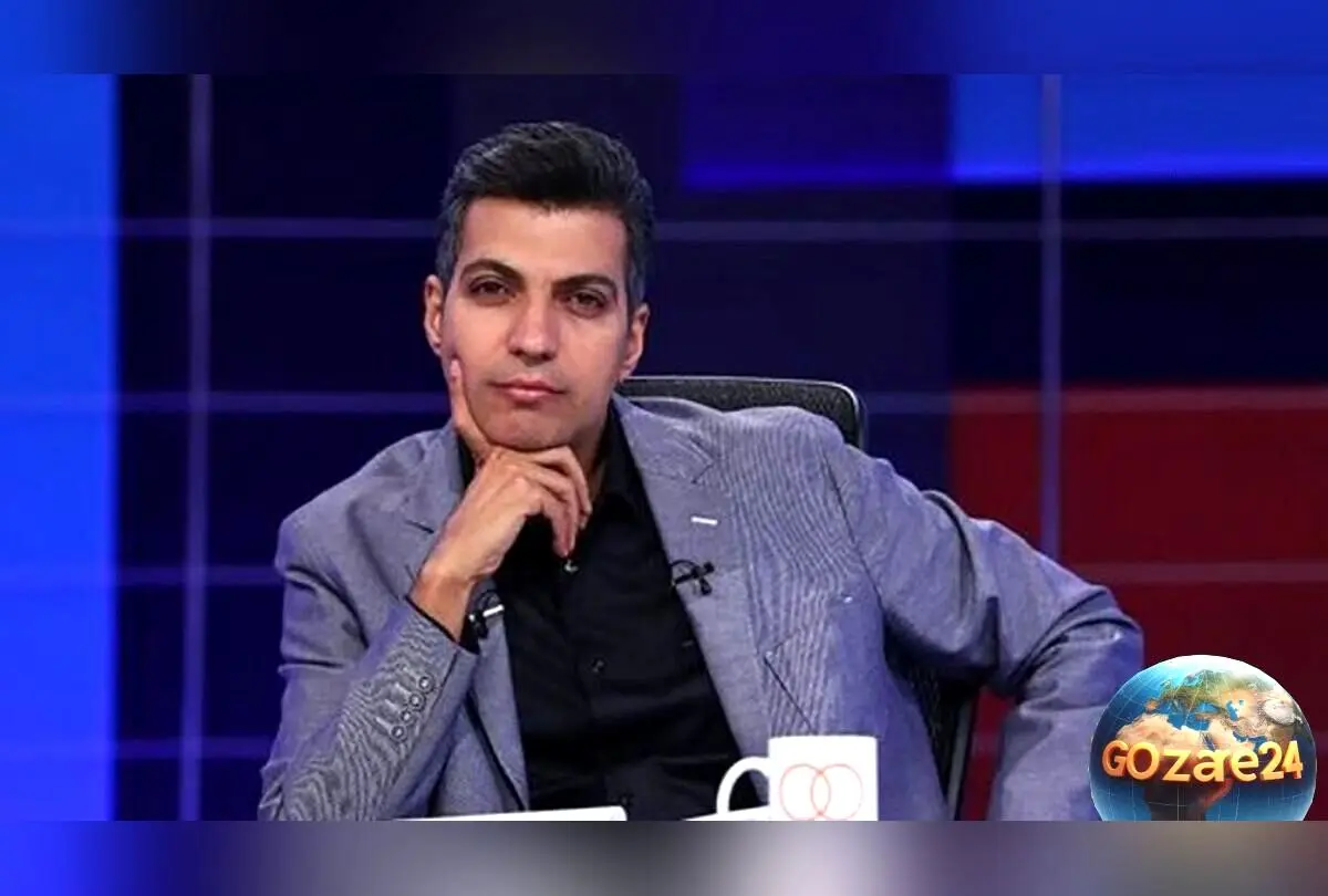 عادل فردوسی‌پور در حال رانندگی با ماشین لوکس و هوشمند؛ گزارشگر فوتبال کشورمان در کنار خودرو لاکچری