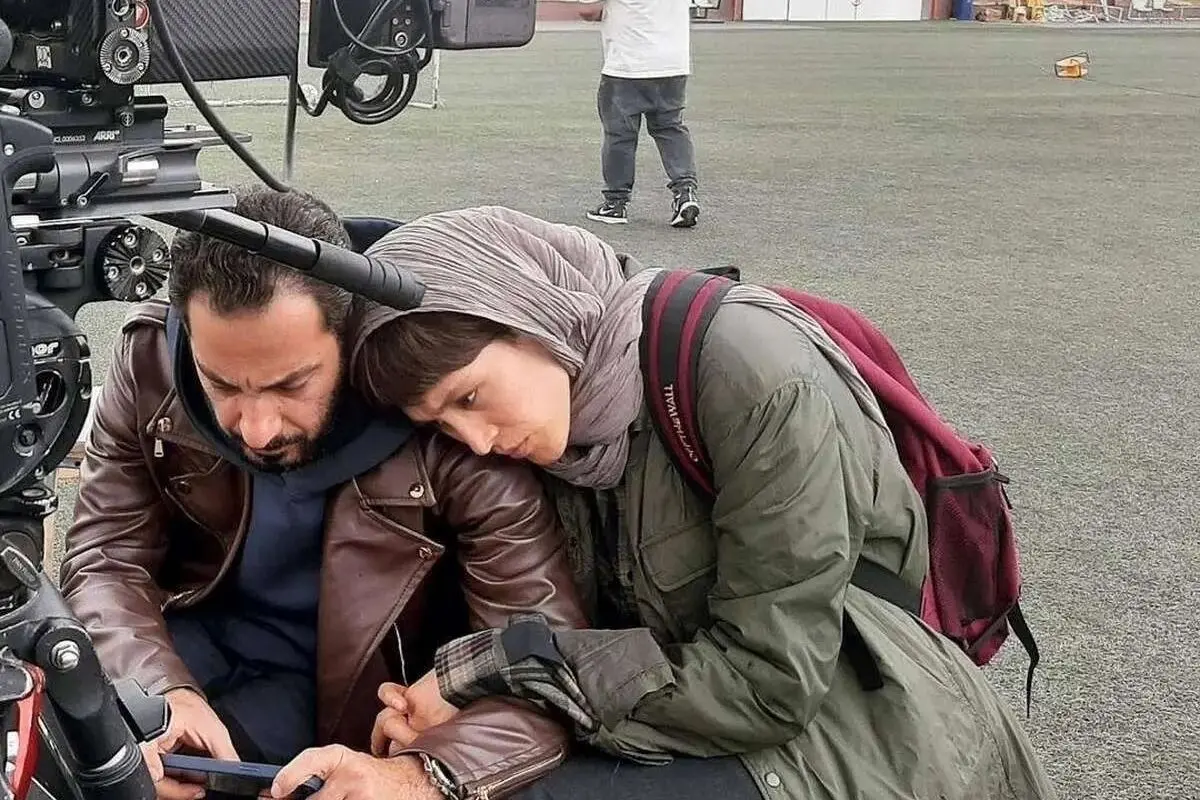 فرشته حسینی: من ایرانی‌ام، وطن برای من مرز ندارد؛ تجربه بازی در فیلم «دسته دختران» و پیام ضدجنگ