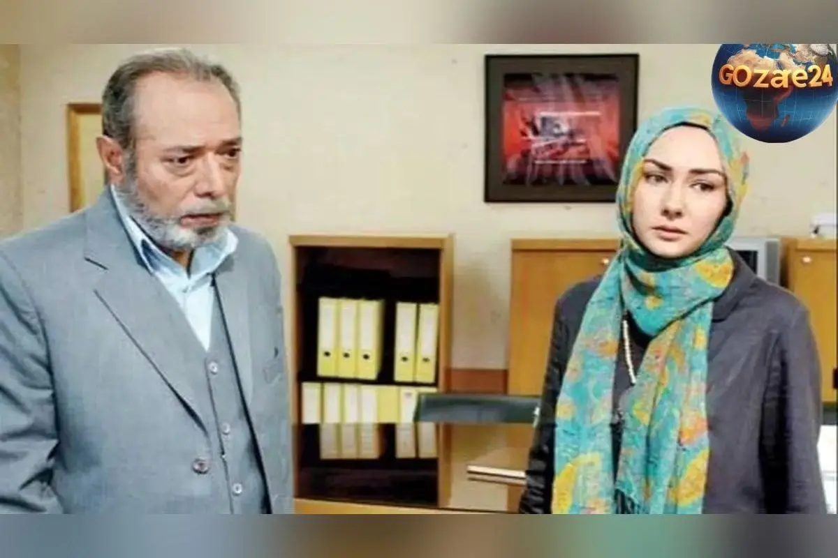 تصویر لوکیشن دیدنی سریال میوه ممنوعه با چیدمان مبلمان سلطنتی اتاق نشیمن علی نصیریان و حاج یونس فتوحی