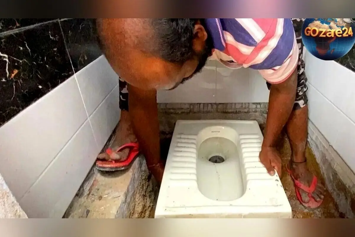 تصویر خلاقانه و عجیب اوستا بنّا با ساخت سرویس بهداشتی در ورودی خانه؛ موجی از خنده و بحث در فضای مجازی