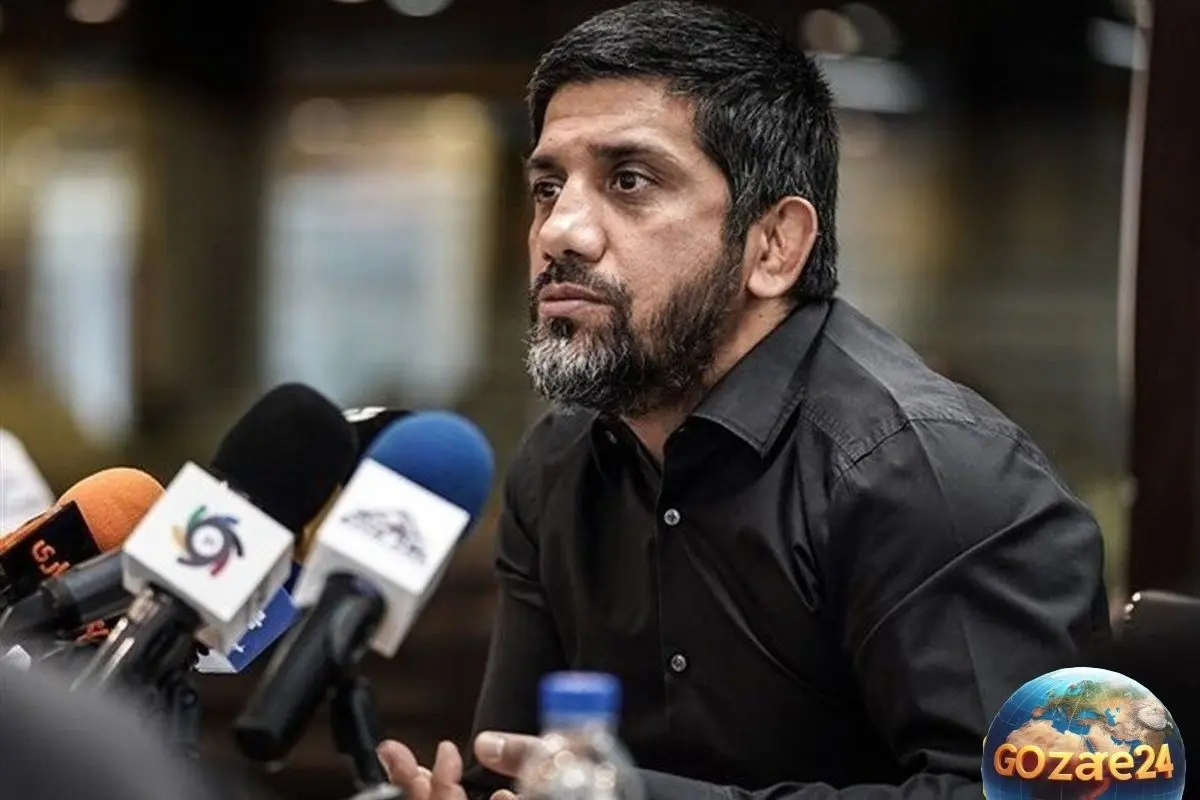 علیرضا دبیر به رضا پهلوی: از چهارد سالگی پول نگرفتم، تو هنوز از ننهات پول میگیری و میخواهی کشور را بچرخانی!