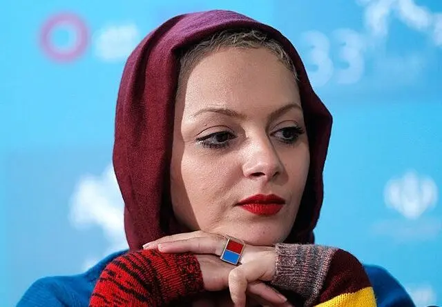 چکامه چمن ماه بازگشت بی‌سر و صدا به دنیای بازیگری؛ عکس جدید از بازیگر ایرانی پس از بازگشت از شبکه جم"
