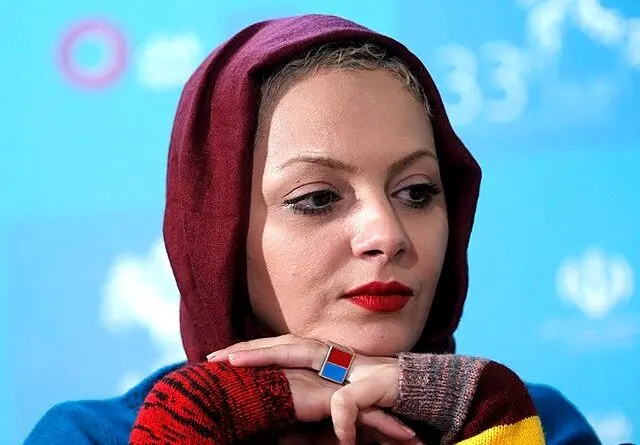 چکامه چمن ماه بازگشت بی‌سر و صدا به دنیای بازیگری؛ عکس جدید از بازیگر ایرانی پس از بازگشت از شبکه جم"