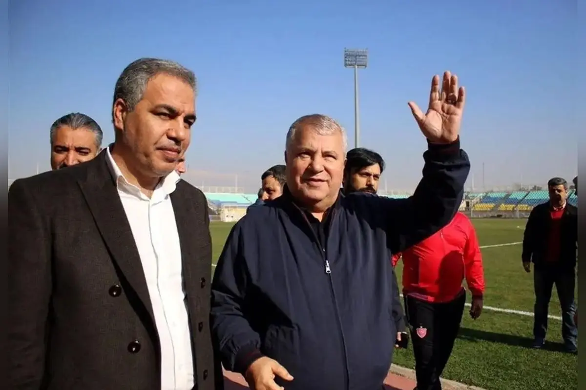 علی پروین در کنار خانواده در آستانه نوروز | تصویر خانوادگی صمیمی و دلنشین اسطوره فوتبال ایران