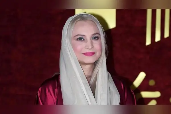 خانم بازیگر معروف در دبی‌گردی و ماجرای جن هووی عجیبش