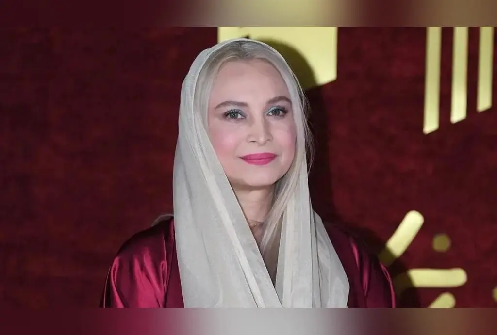 خانم بازیگر معروف در دبی‌گردی و ماجرای جن هووی عجیبش