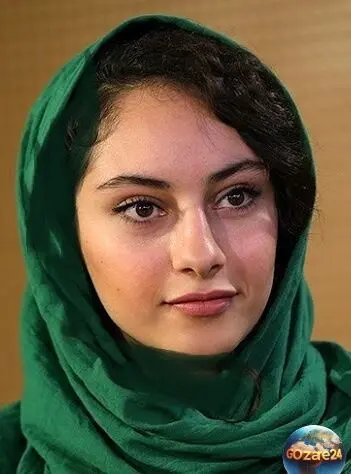 تیپ و استایل متفاوت و شیک ترلان پروانه با مانتو قرمز و کلاه مشکی، دیدنی و الهام‌بخش