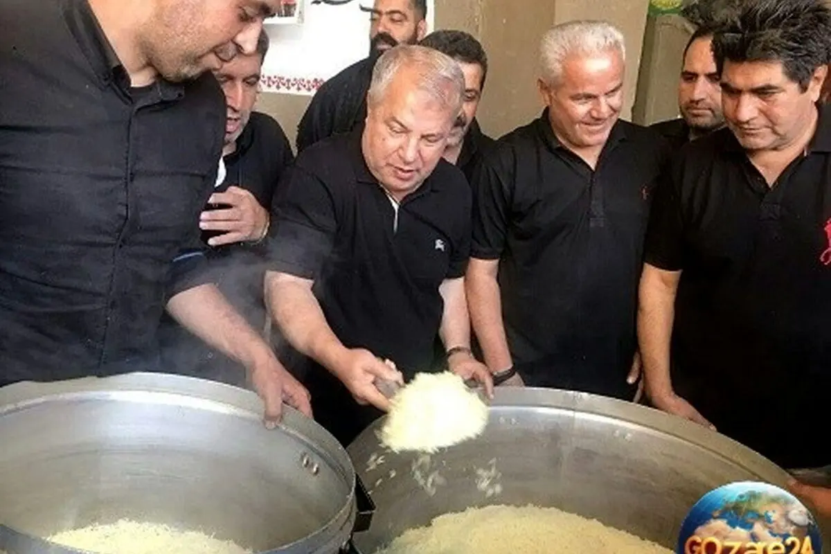 تصاویر جالب ورزشکاران و فوتبالیست‌های مشهور در مراسم‌های نذری و عزاداری + حضور مهدی طارمی، علی پروین و قلعه‌نویی