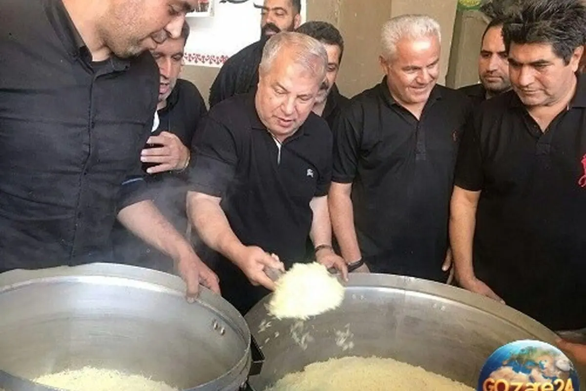 تصاویر جالب ورزشکاران و فوتبالیست‌های مشهور در مراسم‌های نذری و عزاداری + حضور مهدی طارمی، علی پروین و قلعه‌نویی