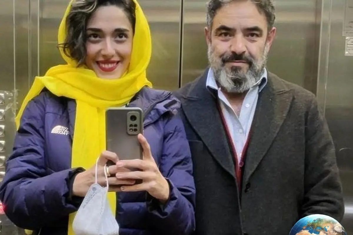 عکس سلفی عاشقانه حسن معجونی و همسرش در آسانسور با استایل ست مشکی جذاب