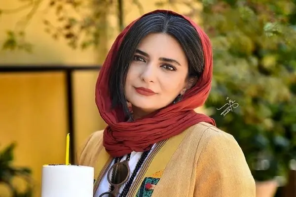 لیندا کیانی با چهره‌ای ساده و در عین حال زیبا در نمای نزدیک: راز جذابیت طبیعی بازیگر محبوب ایران