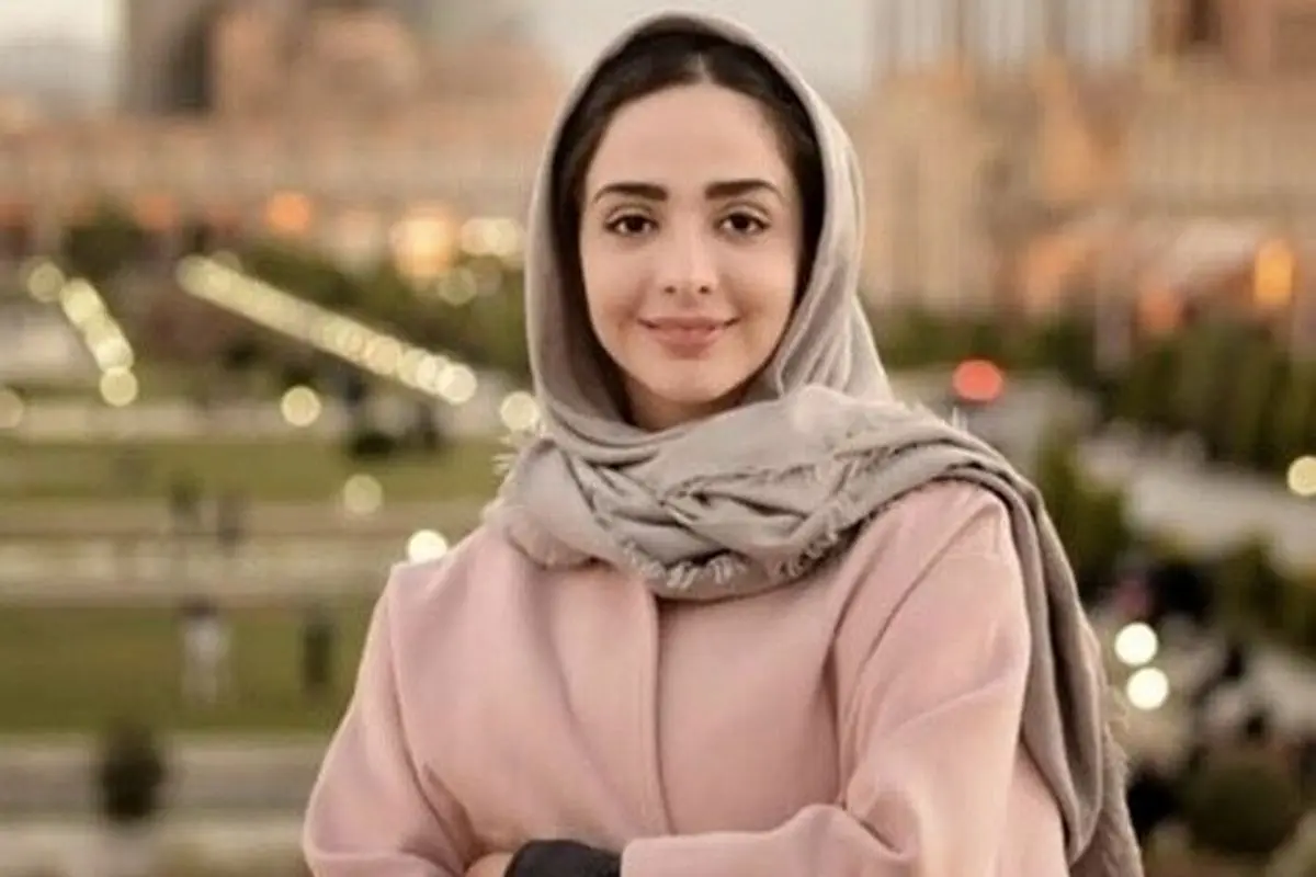 معرفی خلوت و دکوراسیون لوکس سریال لحظه گرگ و میش در رستوران اصیل ایرانی با عکس المیرا دهقانی
