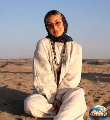 دسته‌گل باکلاس مینا مختاری در حیاط قدیمی، عشق آقای بازیگر به خانم خانوما را نشان می‌دهد