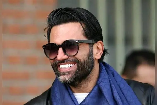 تصویر لوکس و مدرن آسانسور خانه نیکبخت و همسرش؛ طراحی شیک و جذاب در فضای داخلی