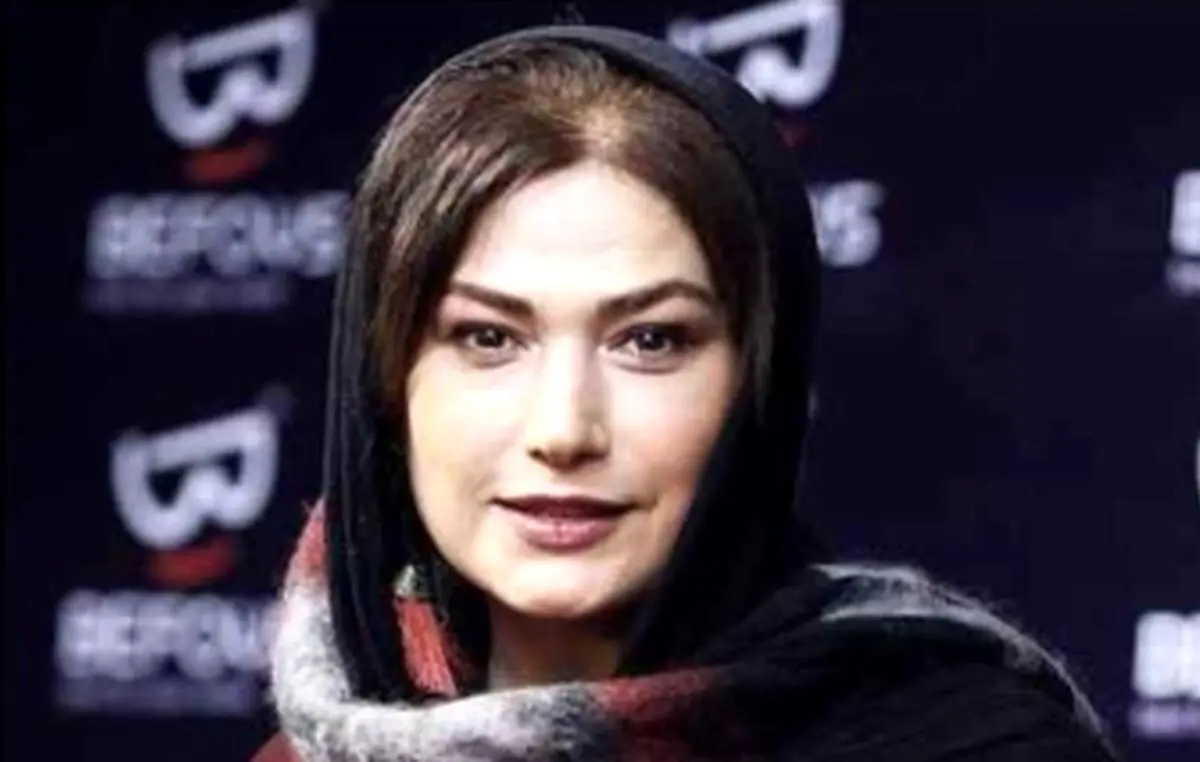 بررسی استایل و لباس‌های لادن مستوفی؛ رازهای سادگی و رنگ‌های زنده در استایل این بازیگر محبوب