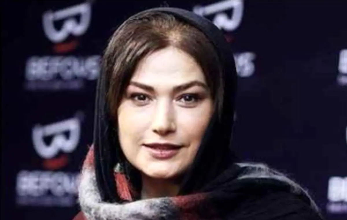 بررسی استایل و لباس‌های لادن مستوفی؛ رازهای سادگی و رنگ‌های زنده در استایل این بازیگر محبوب
