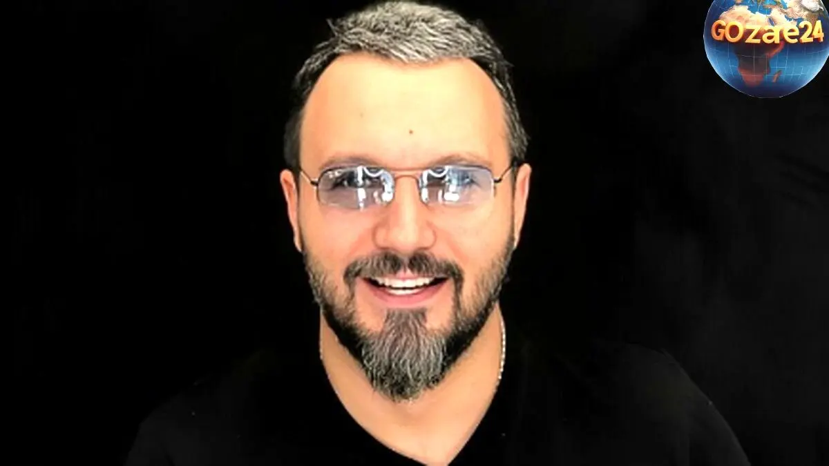 تصویر خانوادگی دلنشین کامبیز دیرباز همراه همسر و دخترش؛ شباهت جالب دخترش به پدر و لحظه‌های عاشقانه و شادی‌بخش خانوادگی