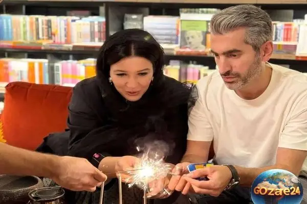 عکس‌های ویژه از سالگرد ازدواج مجتبی جباری در کتابفروشی دنج و عاشقانه؛ جشن ساده و دلنشین در کنار همسرش