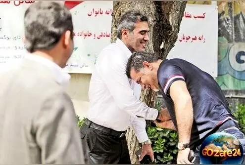 تصویر قدیمی و جذاب از علی دایی و احمدرضا عابدزاده در ورزشگاه آزادی؛ جایزه اسکناسی 100 هزار تومانی در دهه هفتاد فوتبال ایران