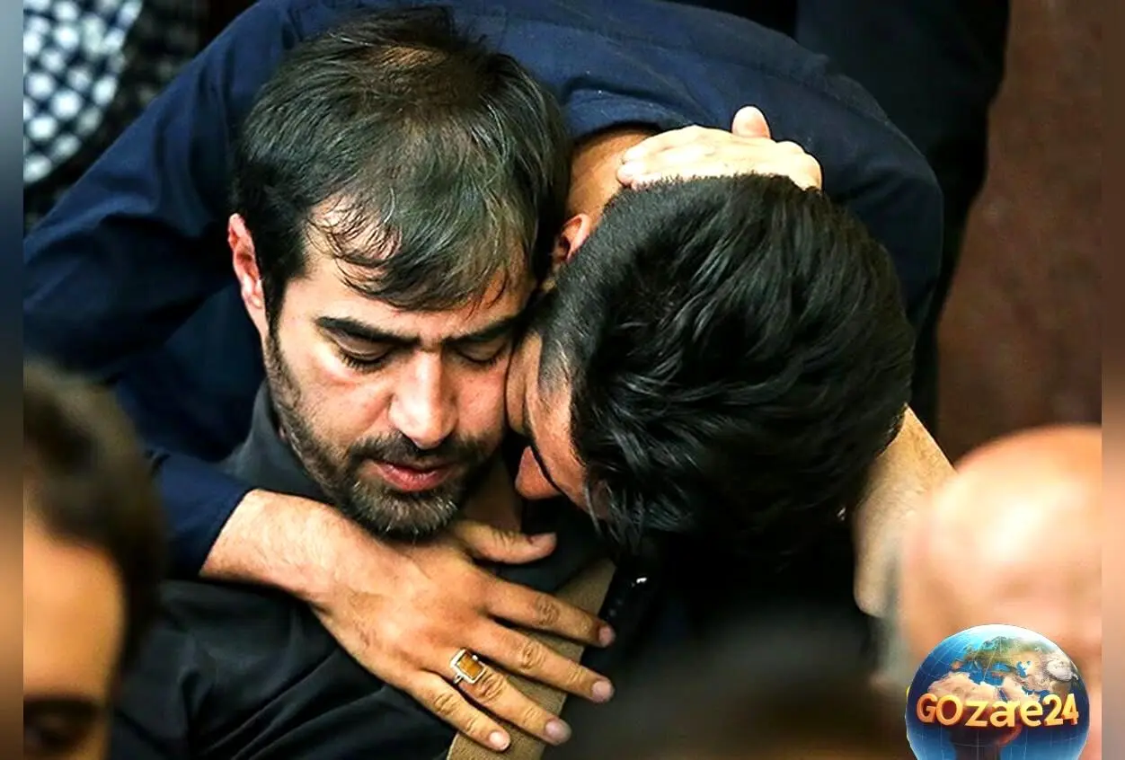 جمشید هاشم‌پور در مراسم بزرگداشت پدر شهاب حسینی با لباس سفید + عکس و یادبود روحش شاد