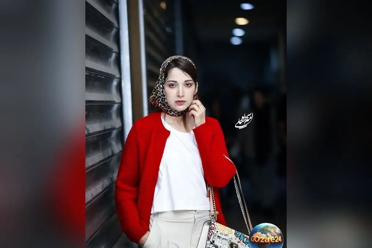 روشنک گرامی در کنار هنر بازیگری، با هنر بافت شال برای نظام جان؛ تصویر جدید و پیام امیدبخش در اینستاگرام