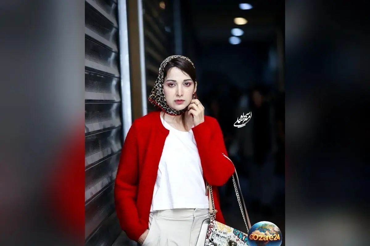 روشنک گرامی در کنار هنر بازیگری، با هنر بافت شال برای نظام جان؛ تصویر جدید و پیام امیدبخش در اینستاگرام