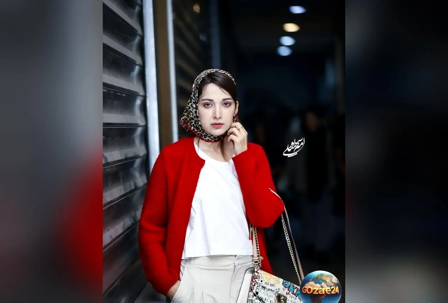 روشنک گرامی در کنار هنر بازیگری، با هنر بافت شال برای نظام جان؛ تصویر جدید و پیام امیدبخش در اینستاگرام