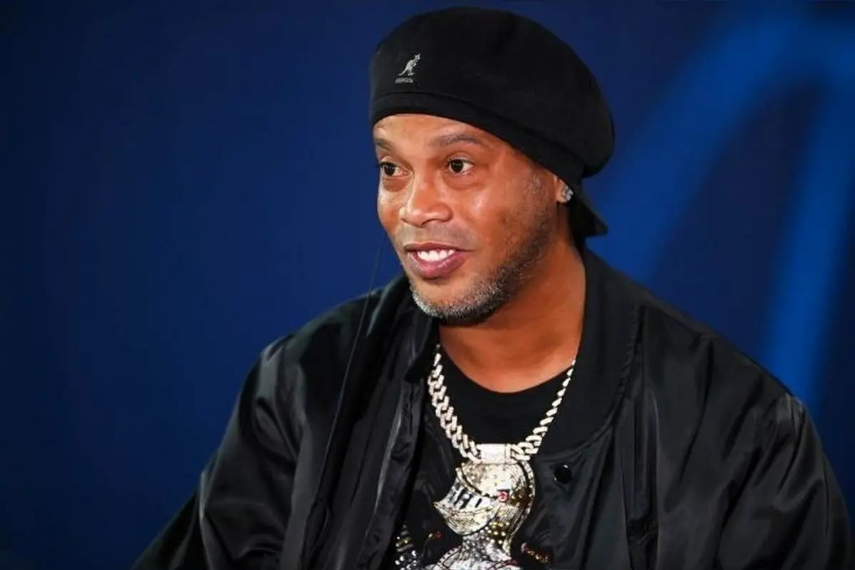 معماری بی‌نظیر مسجد شیخ زاید در نزدیکی ایران، ستاره فوتبال رونالدینیو را شیفته خود کرد