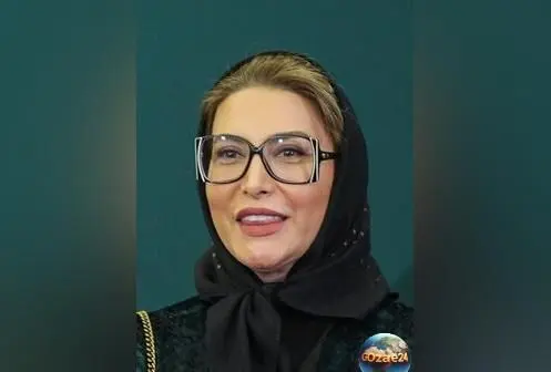 فریبا نادری در روزهای سرد کاری با استایل زمستانی و پیام محبت‌آمیز از حمایت دوستانش قدردانی کرد