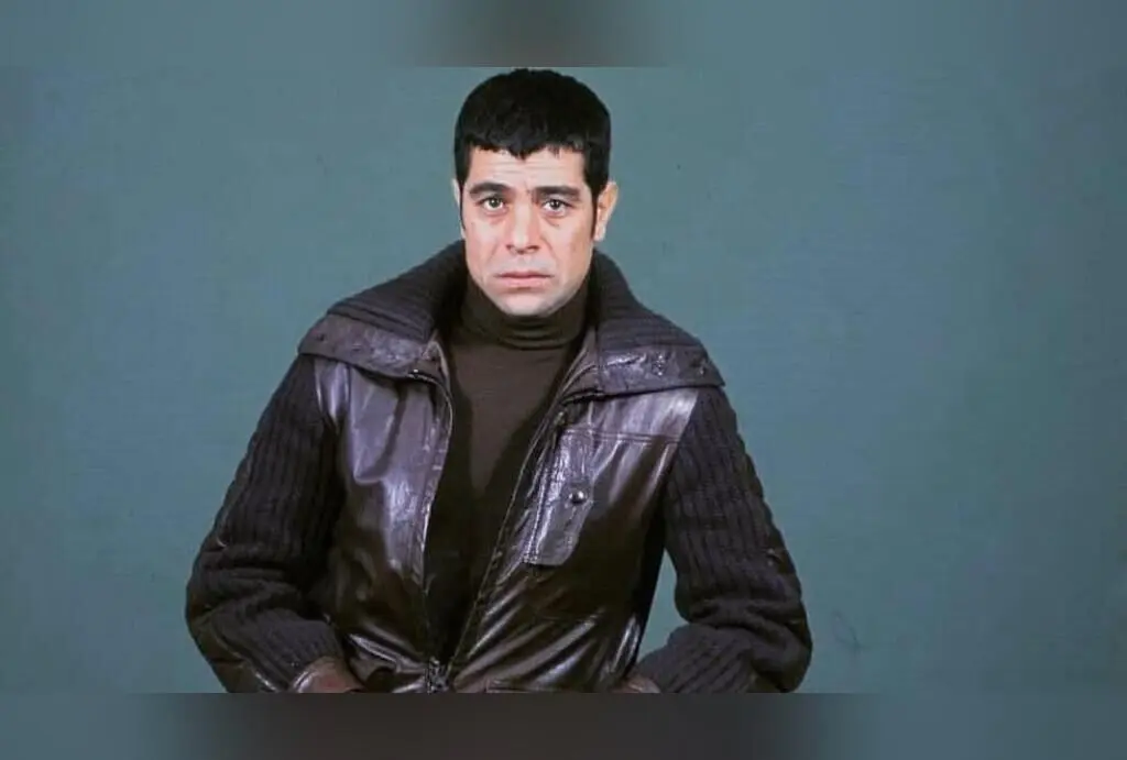 آشپزخانه کوچک و نوستالژیک بهروز وثوقی، محل تولید نوشیدنی میهن در دهه‌های ۴۰ و ۵۰