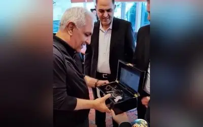 رونمایی از کراس‌اوور برقی اسکای‌ول ET5 مهران مدیری در لاکچری‌ترین مجتمع خودرویی ایران + جزئیات فنی و طراحی