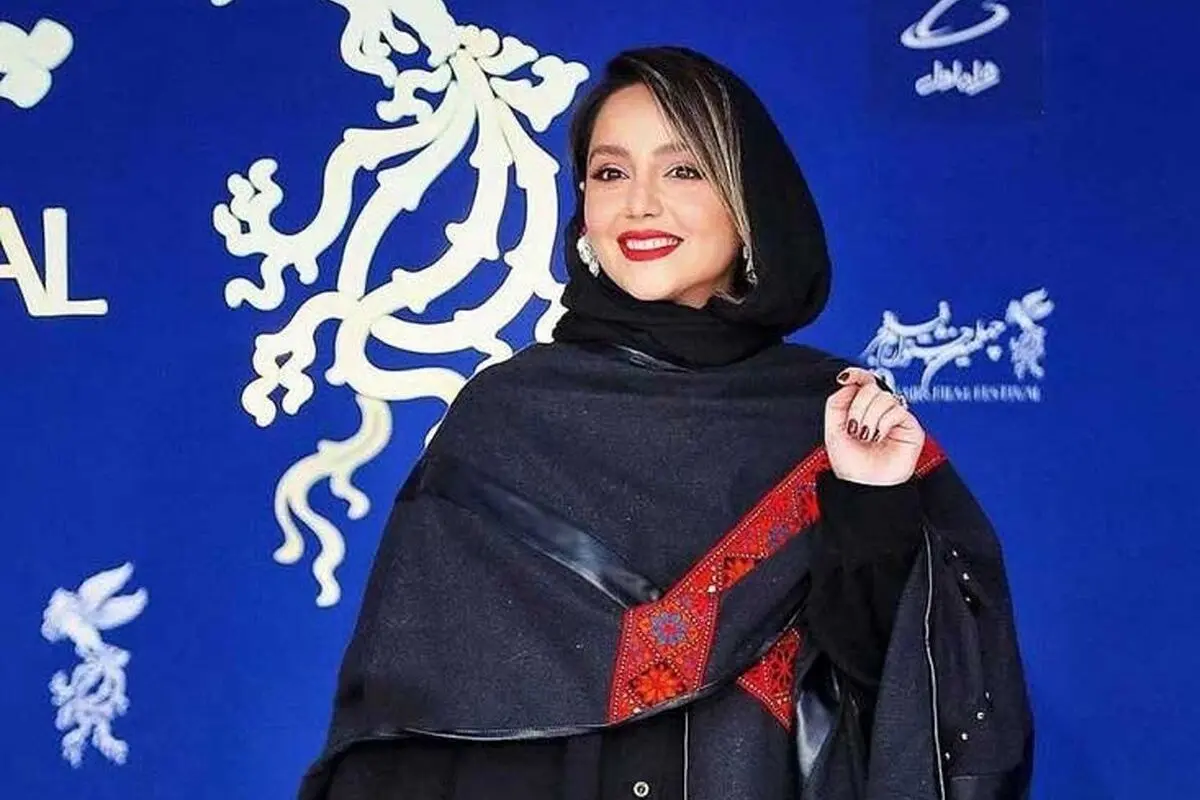 نازنین بیاتی در شب‌نشینی هنرمندان با استایلی خیره‌کننده | تصاویر و جزئیات مراسم شب بازیگر ۱۴۰۲